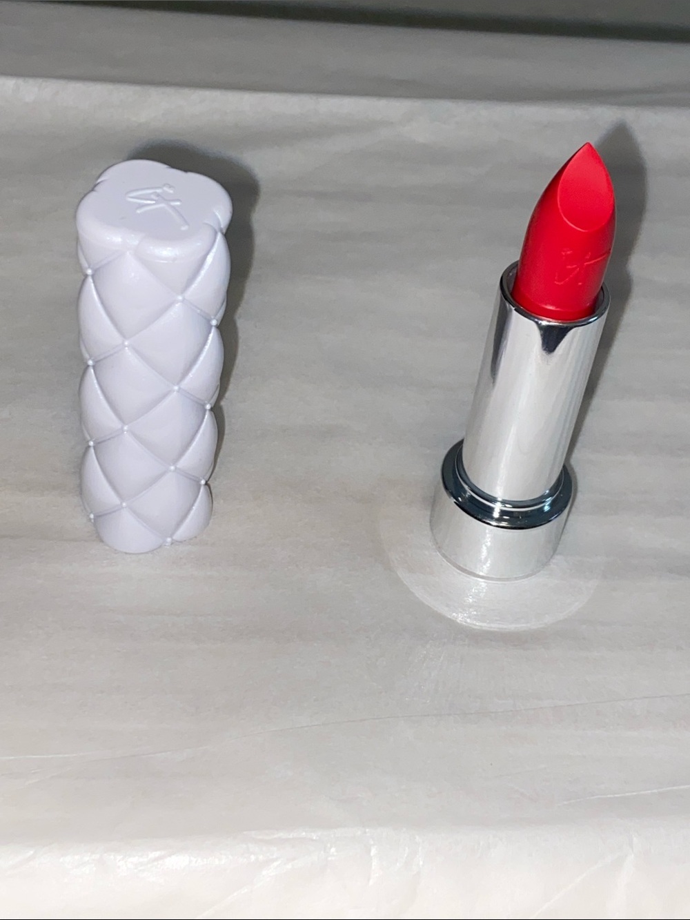 it cosmetics Matte Lipstick in Bright Red - Picture 2 of 10